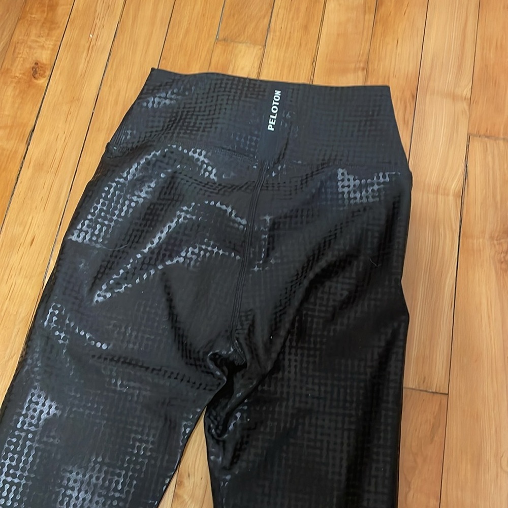 [NWOT] Peloton Workout Set Size M - Picture 6 of 7